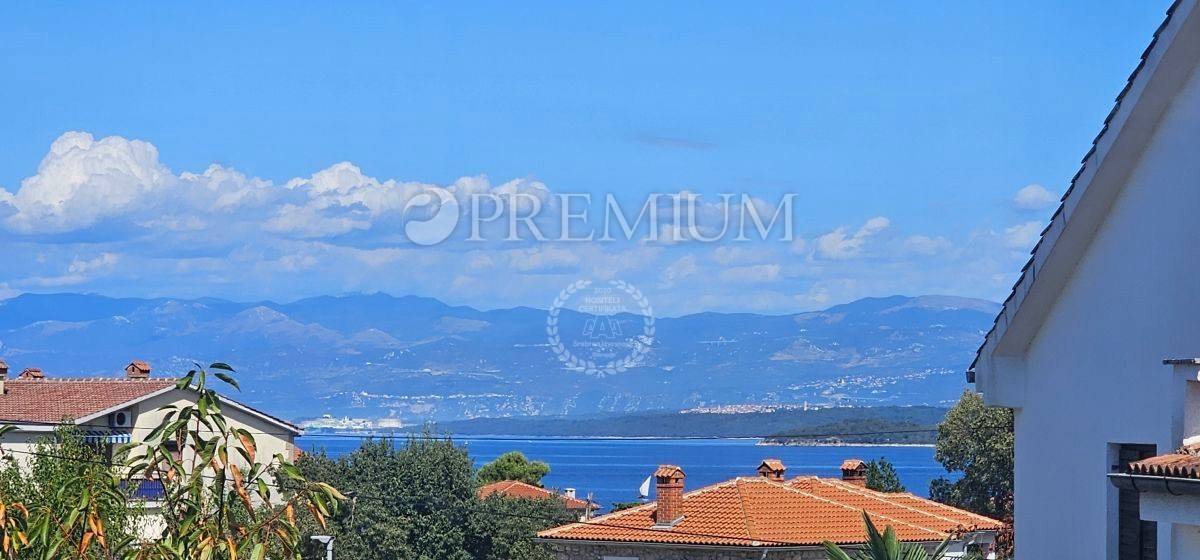 Malinska, apartma s pogledom na morje, 200 m od morja!