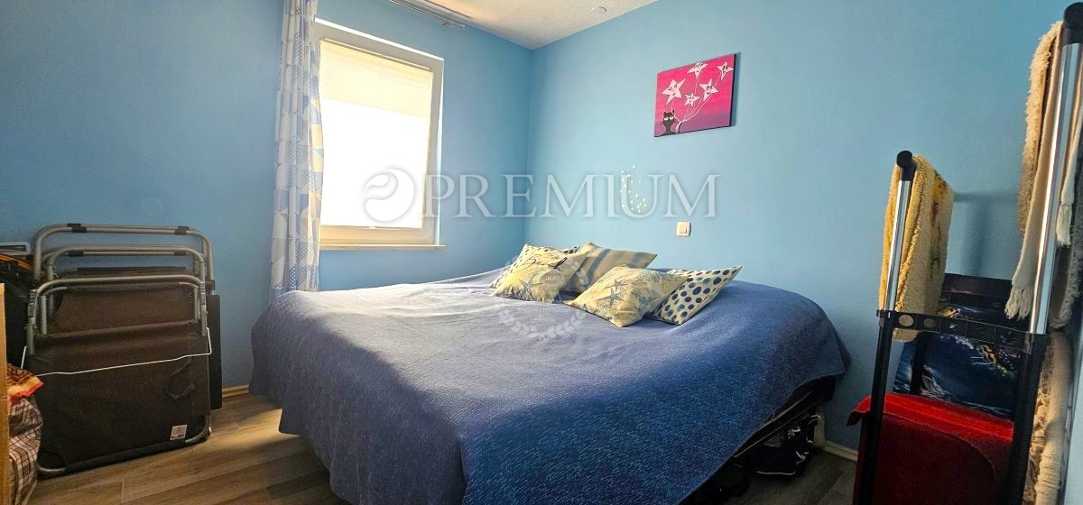 Malinska, apartma s pogledom na morje, 200 m od morja!