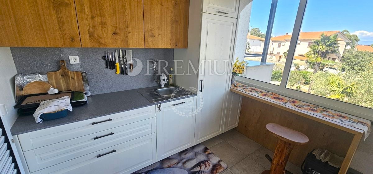 Malinska, apartma s pogledom na morje, 200 m od morja!