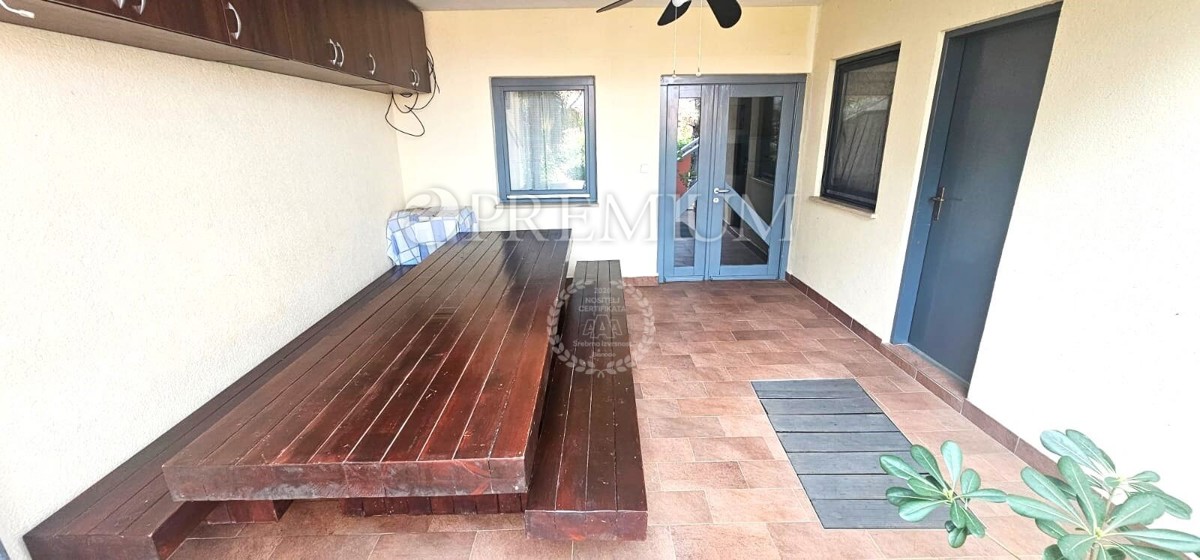 Čižići, pritlični apartma, 450 m od plaže!
