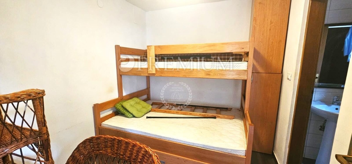 Čižići, pritlični apartma, 450 m od plaže!