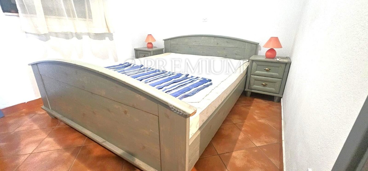 Čižići, pritlični apartma, 450 m od plaže!