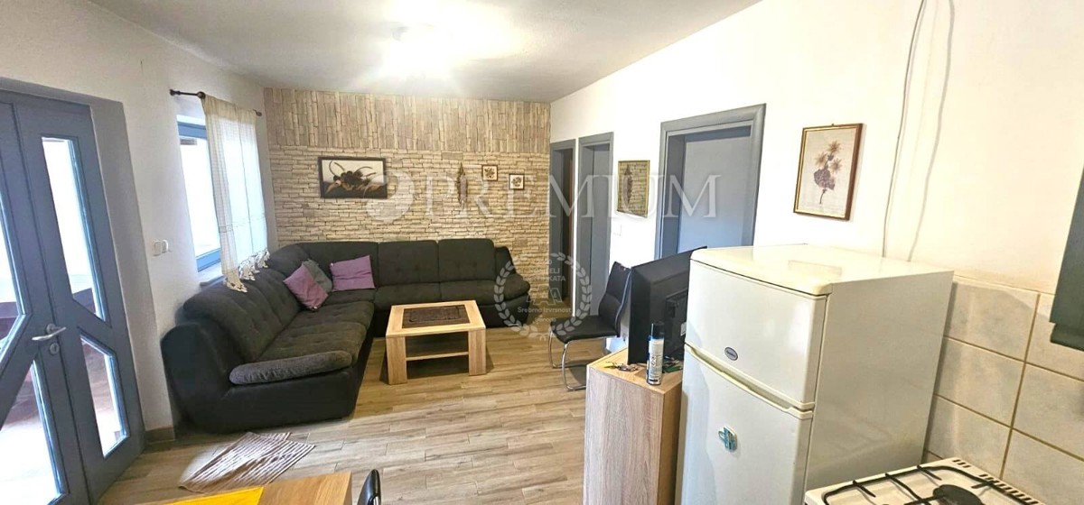 Čižići, pritlični apartma, 450 m od plaže!