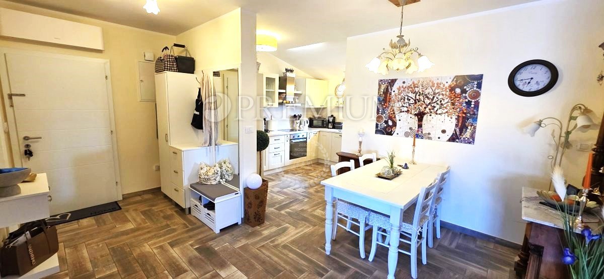 Soline, apartma, le 100 metrov od morja!