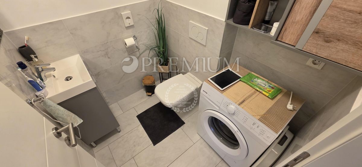 Soline, apartma, le 100 metrov od morja!