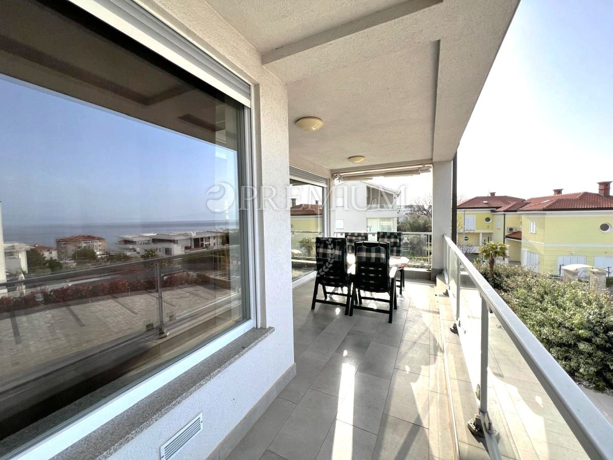 Malinska, apartma s pogledom na morje in garažo!