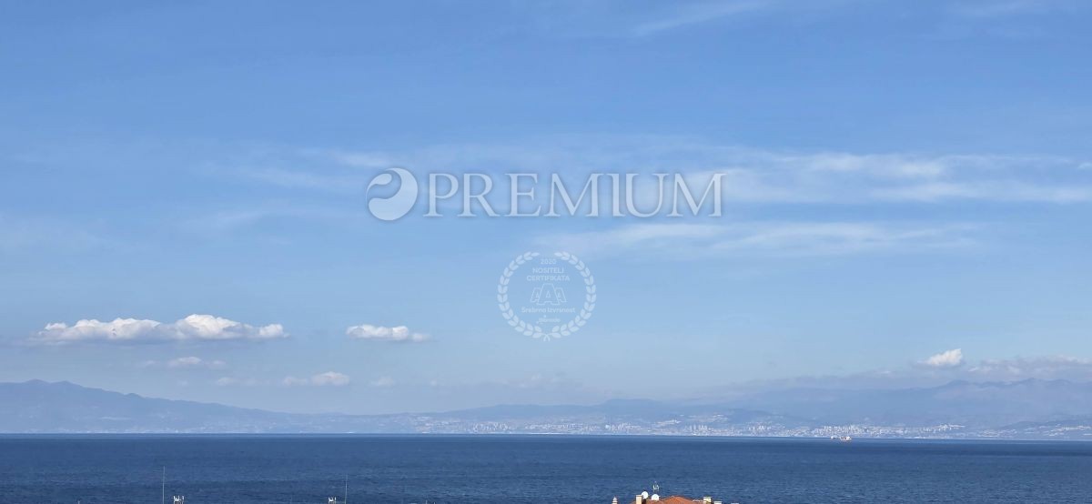 Malinska, apartma s pogledom na morje in garažo!