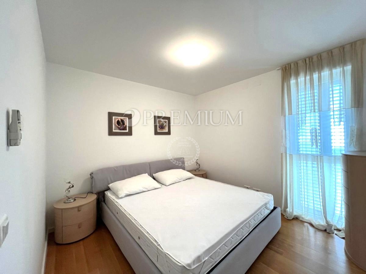 Malinska, apartma s pogledom na morje in garažo!