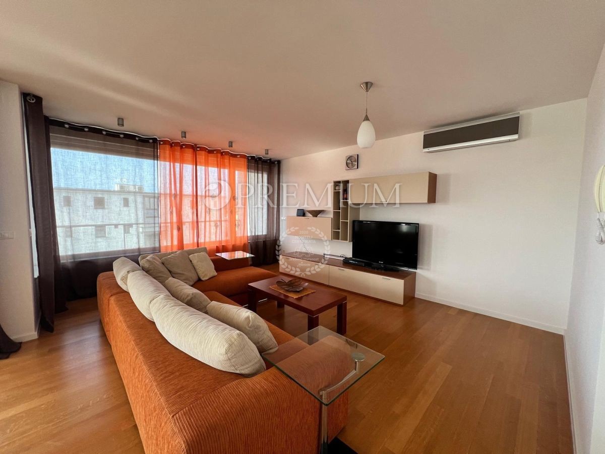 Malinska, apartma s pogledom na morje in garažo!
