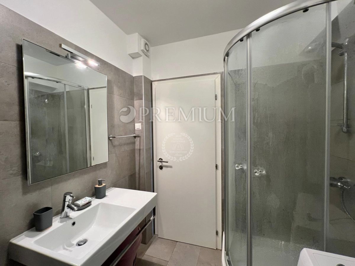 Malinska, apartma s pogledom na morje in garažo!