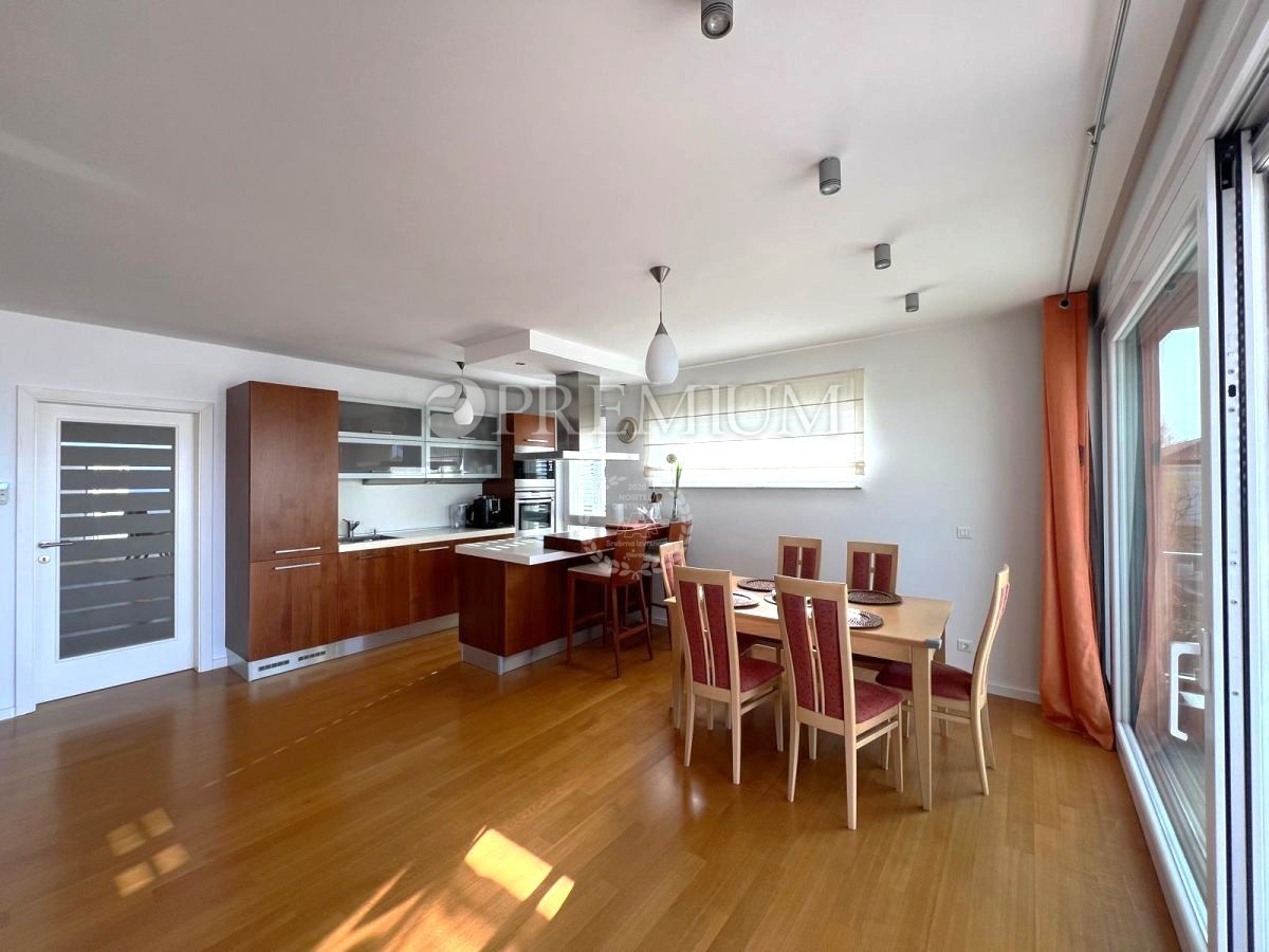 Malinska, apartma s pogledom na morje in garažo!