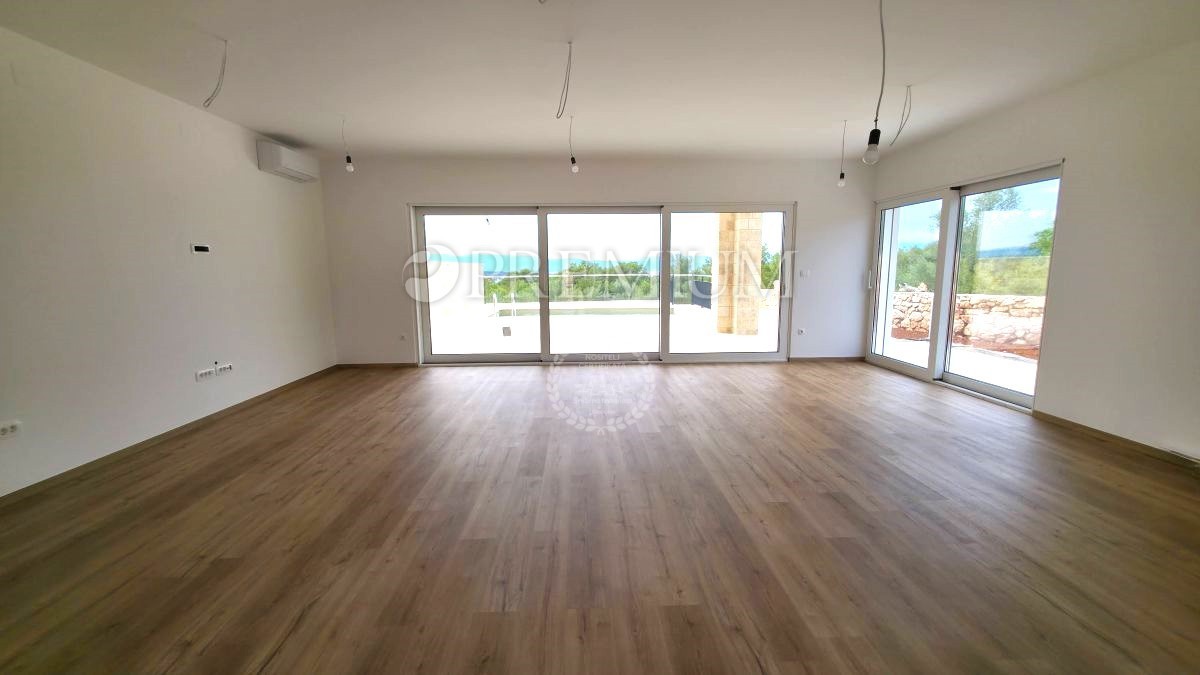 Malinska, nova hiša, 152m², z bazenom in pogledom na morje  