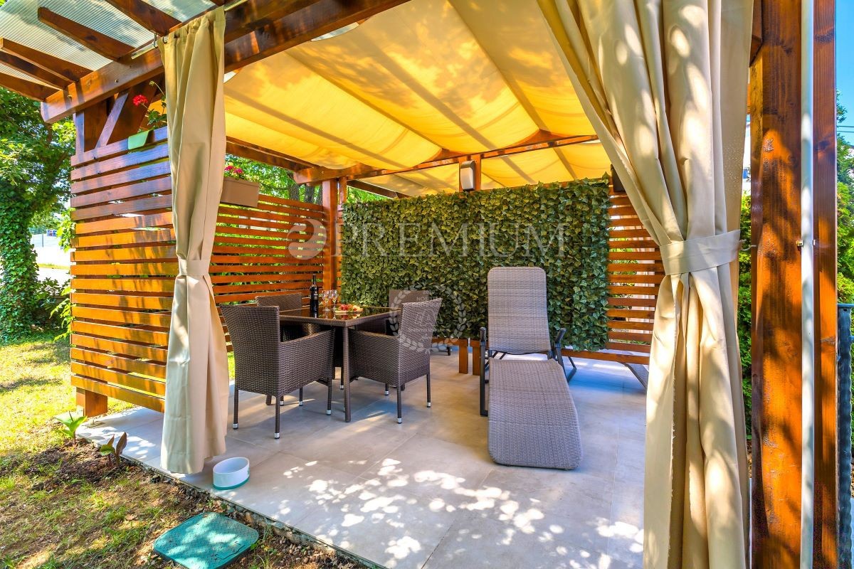 Malinska – apartma z vrtom, 900 m od morja!