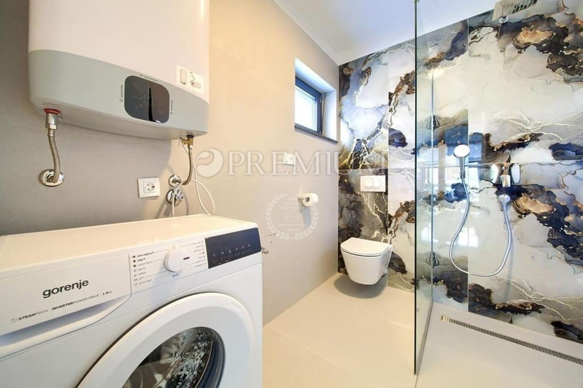 Malinska, apartma z bazenom naprodaj, otok Krk!