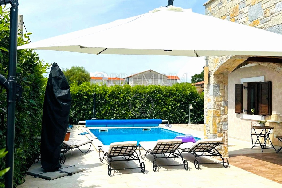 Okolica Krka – samostojna hiša s pogledom na morje!