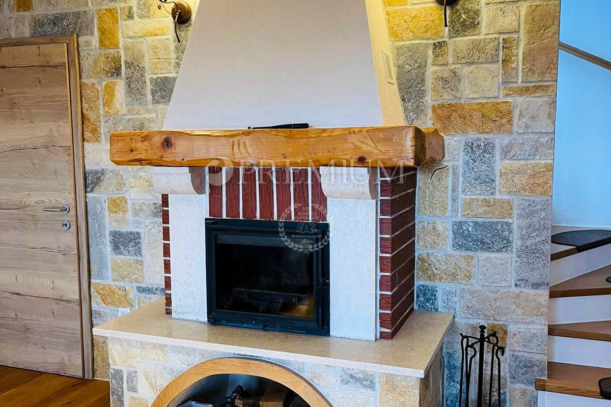 Okolica Krka – samostojna hiša s pogledom na morje!