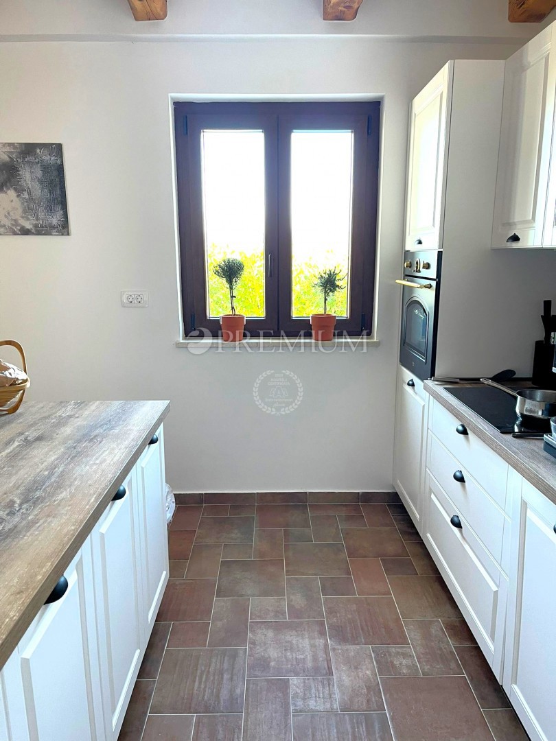 Okolica Krka – samostojna hiša s pogledom na morje!