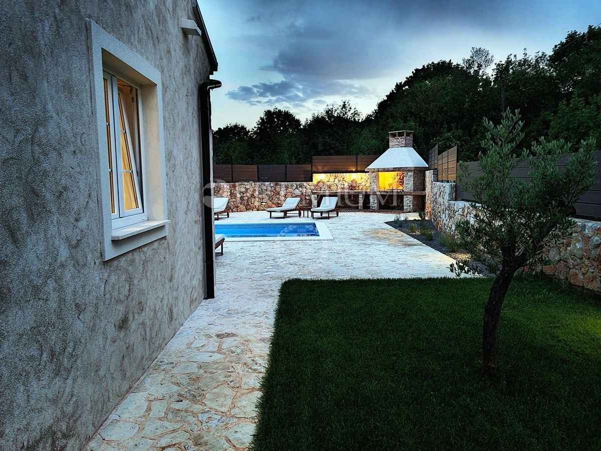 Dobrinj, environs - nouvelle maison individuelle en pierre avec piscine !