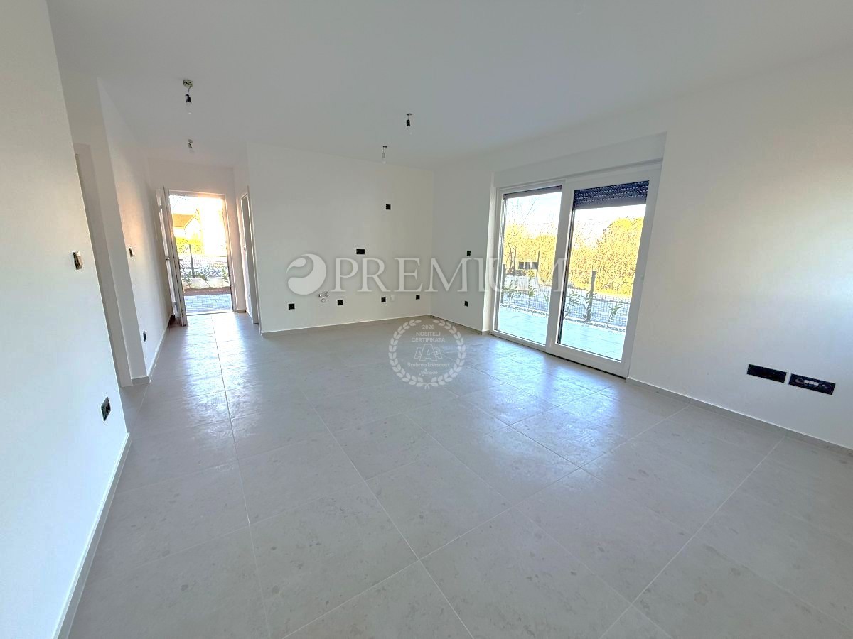 Čižići, apartma v pritličju z vrtom!