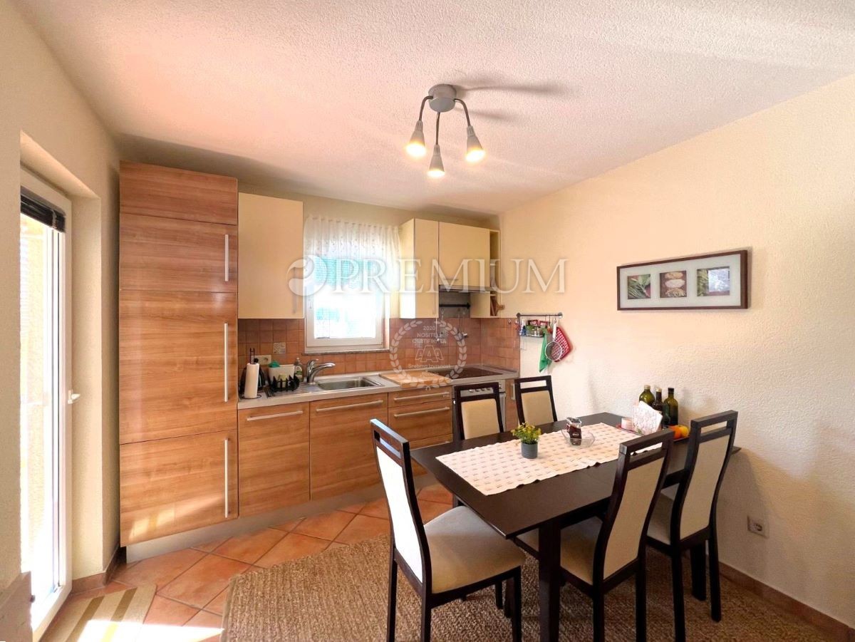 Malinska, apartma s pogledom na morje naprodaj!