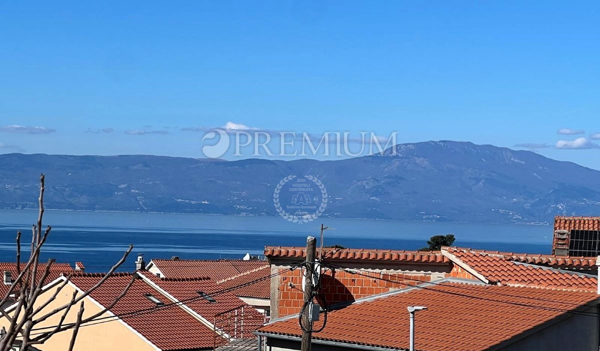 Malinska, apartma s pogledom na morje naprodaj!