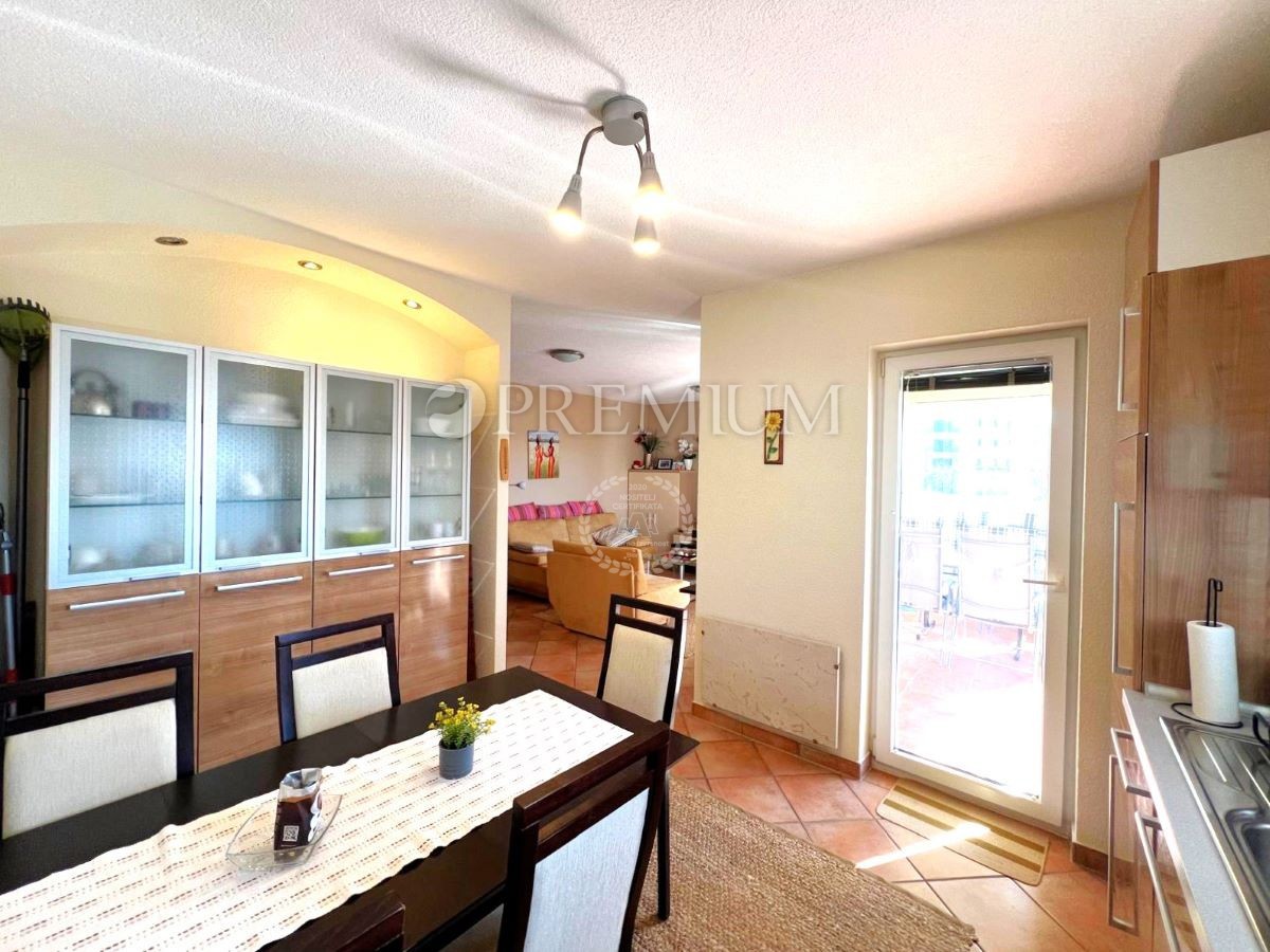 Malinska, apartma s pogledom na morje naprodaj!