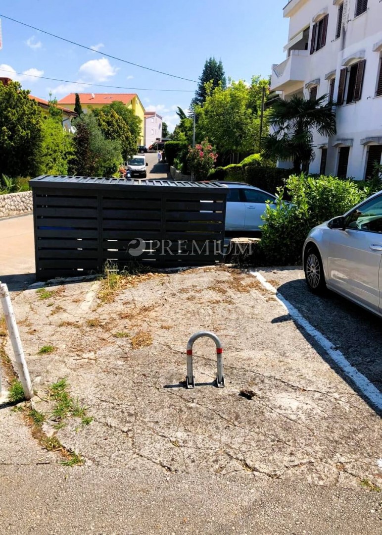 Malinska, apartma na atraktivni lokaciji!