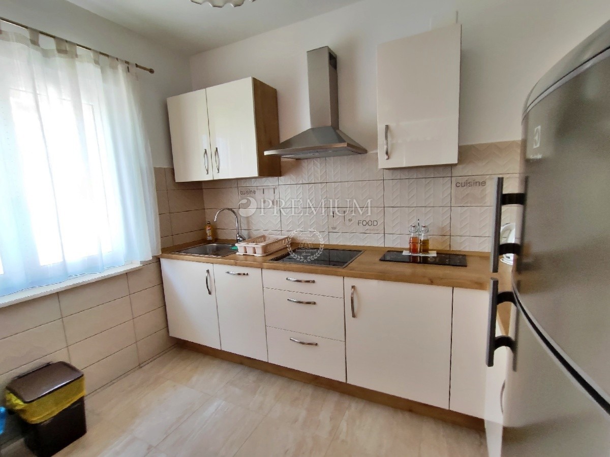 Malinska, prodamo apartmajsko hišo s 6 stanovanjskimi enotami!