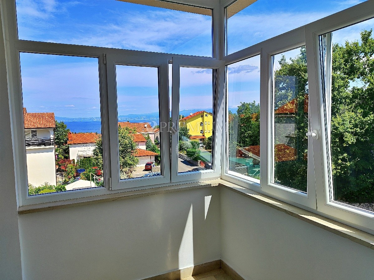 Malinska, prodamo apartmajsko hišo s 6 stanovanjskimi enotami!