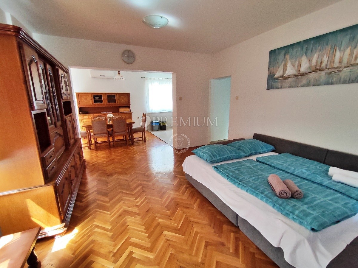 Malinska, prodamo apartmajsko hišo s 6 stanovanjskimi enotami!