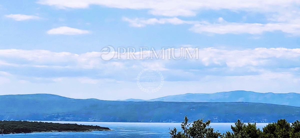 Malinska, prodaja nove hiše s pogledom na morje in bazenom!