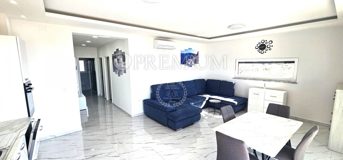 Malinska, moderen apartma z odprtim pogledom na morje!