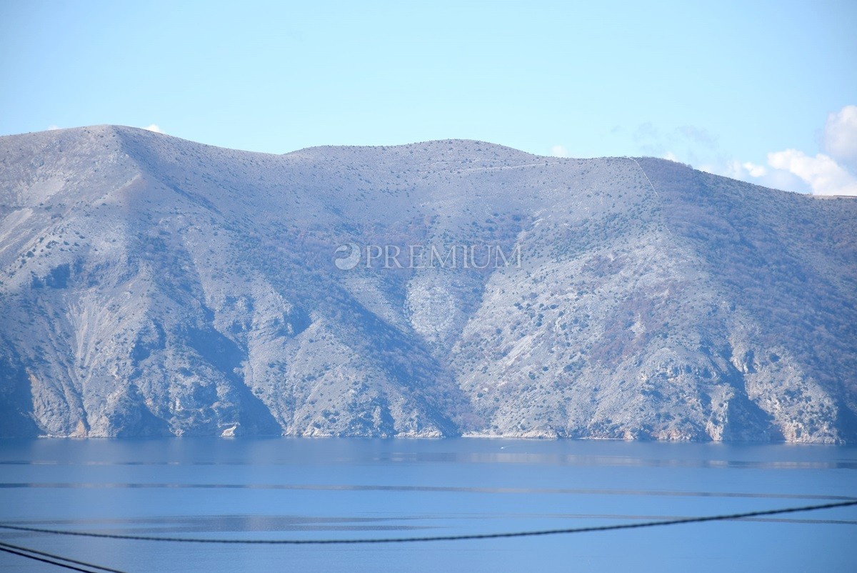 Krk, okolica, hiša od 171 m2 s bazenom in pogledom na morje