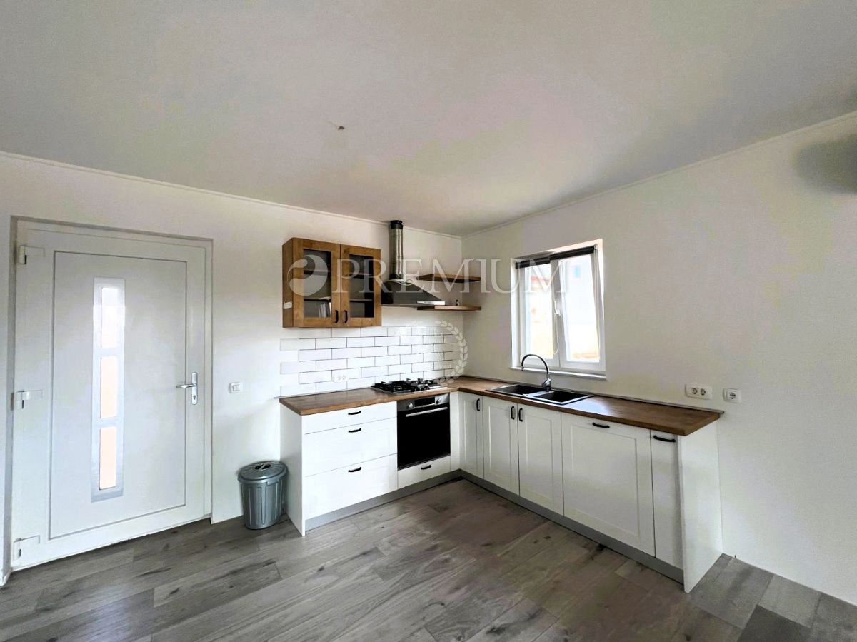 Dobrinj, Kras, Prizemnica 75 m² na parceli površine 1080 m²