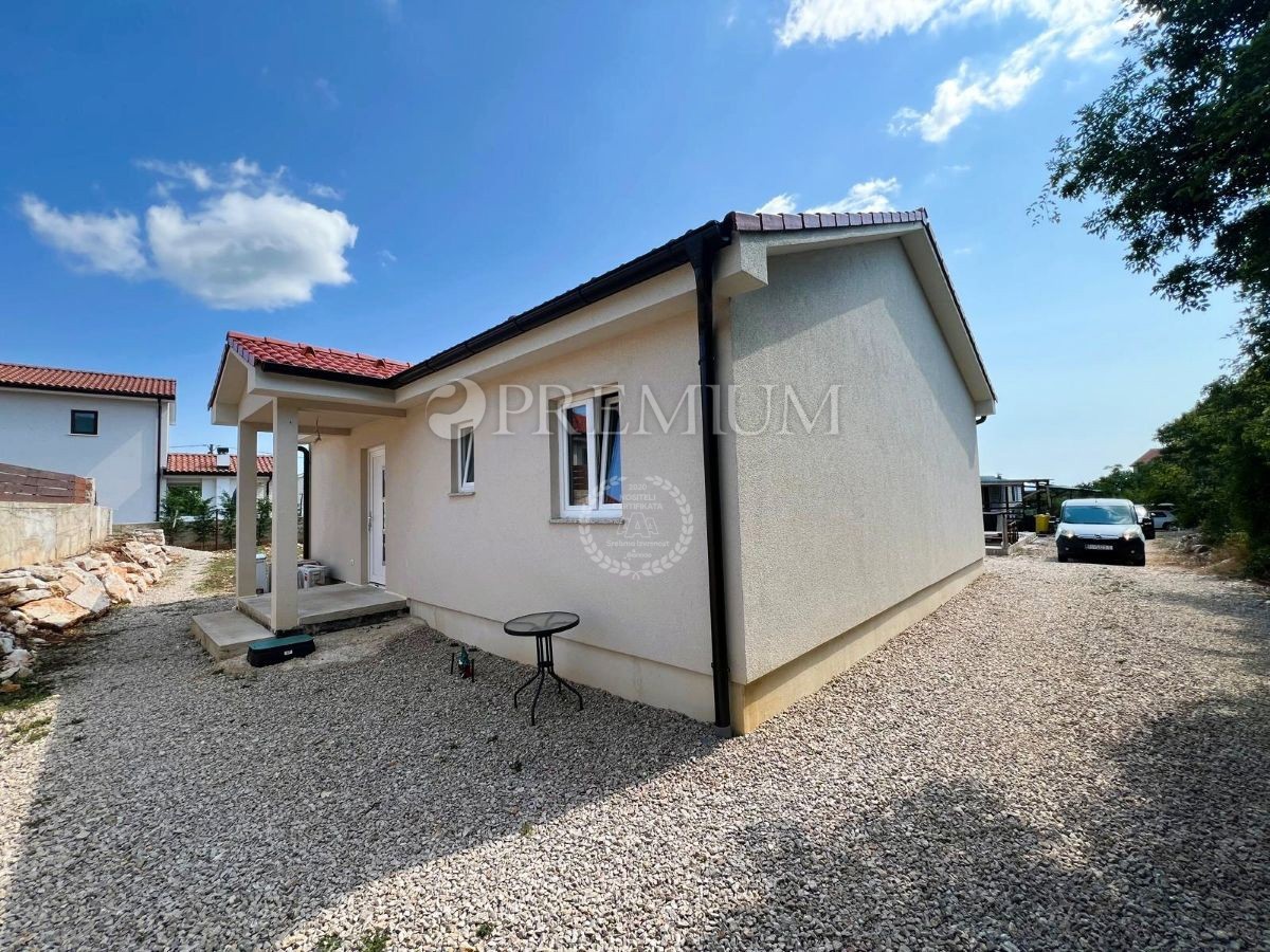 Dobrinj, Kras, Prizemnica 75 m² na parceli površine 1080 m²