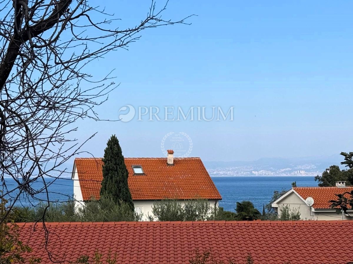 Malinska, hiša s 5 apartmaji, 500 m od morja!
