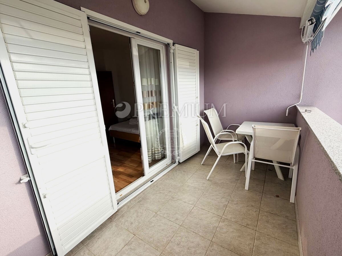 Njivice, dvojna hiša z dvema apartmajema, odlična priložnost