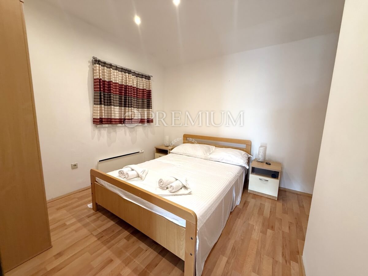 Njivice, dvojna hiša z dvema apartmajema, odlična priložnost