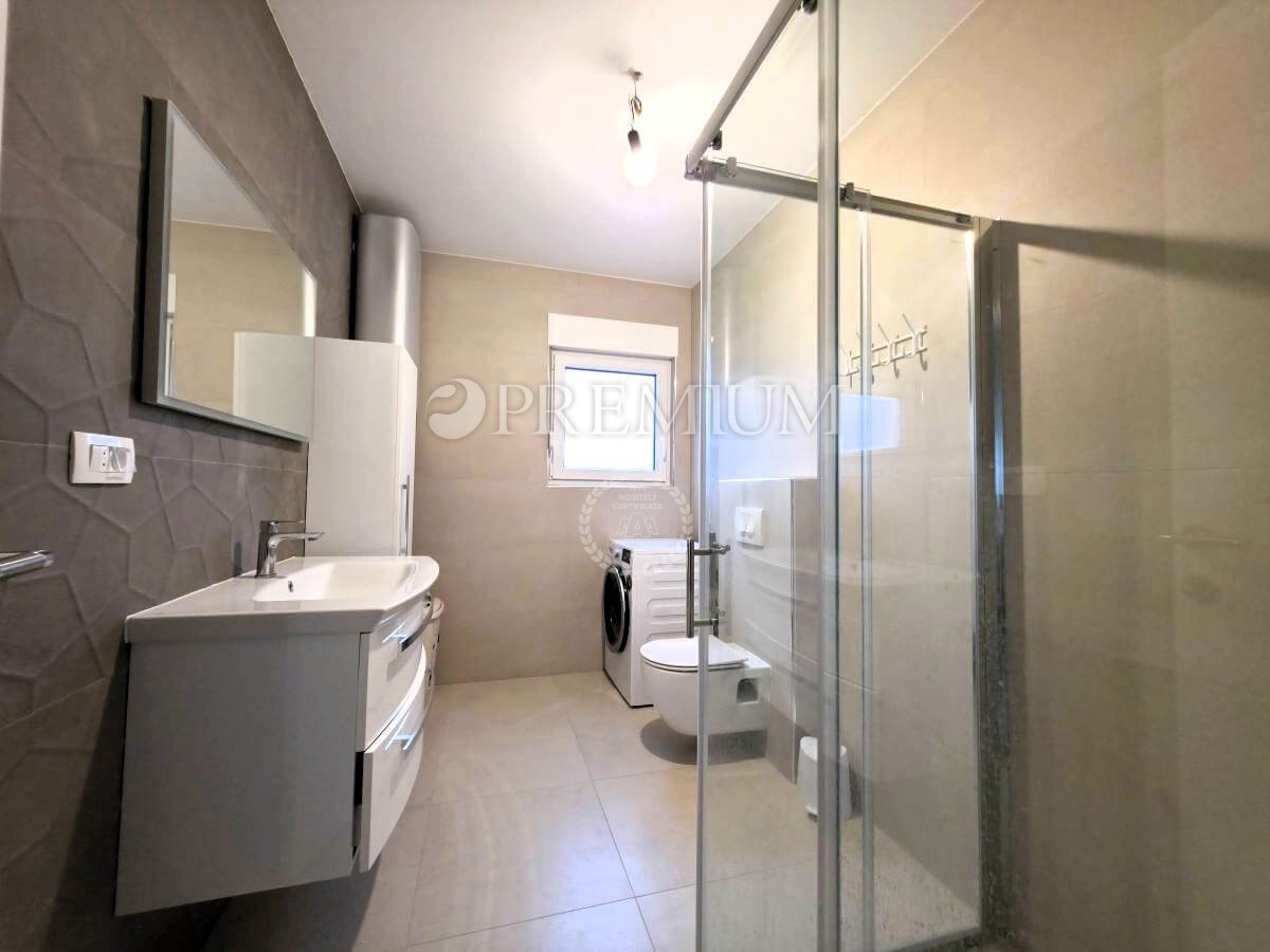 Malinska, opremljena hiša z ogrevanim bazenom!