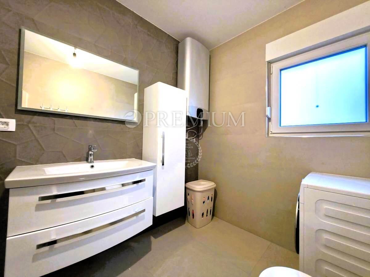 Malinska, opremljena hiša z ogrevanim bazenom!