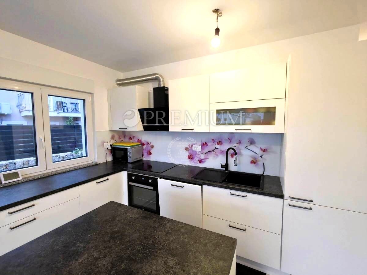 Malinska, opremljena hiša z ogrevanim bazenom!