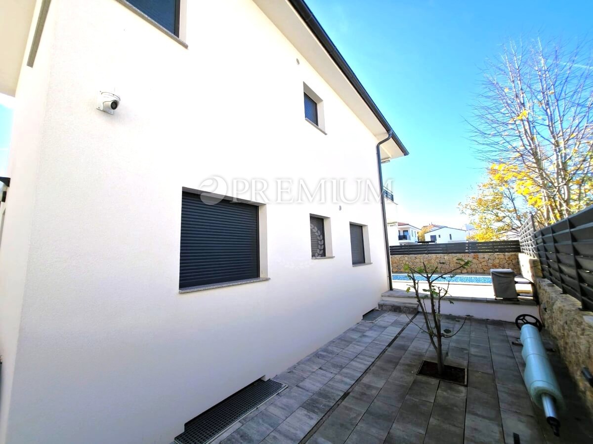 Malinska, opremljena hiša z ogrevanim bazenom!