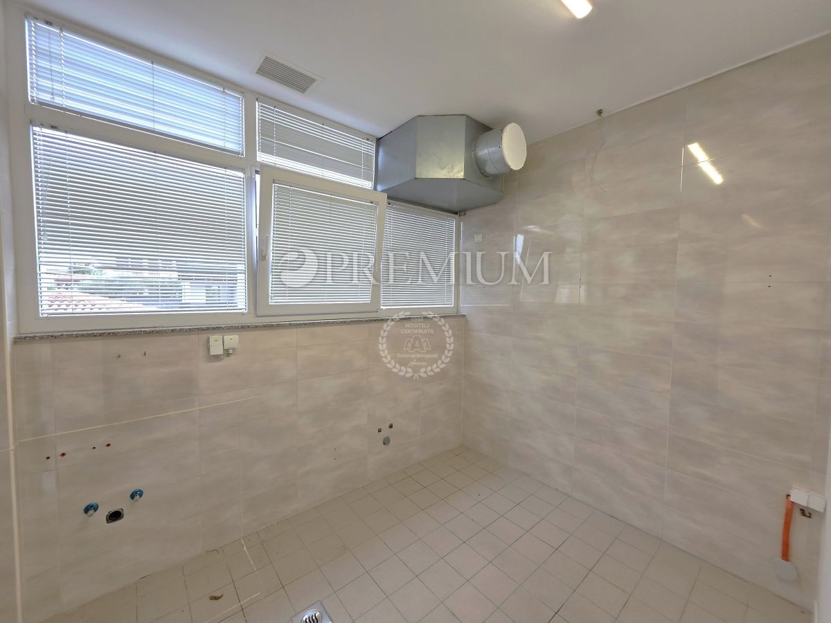 Malinska, poslovni prostor na atraktivni lokaciji!