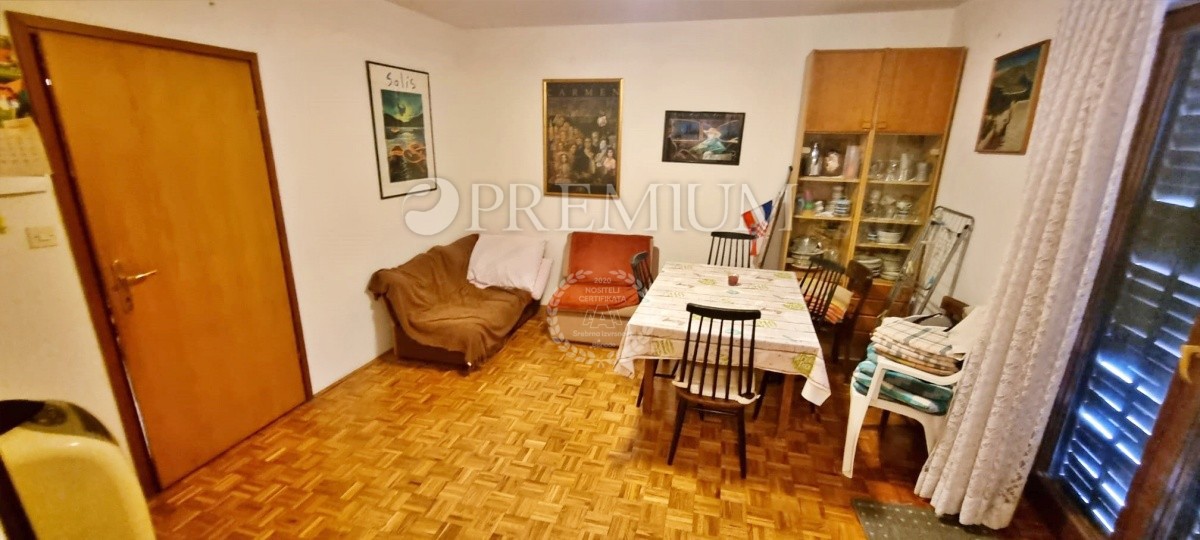 Njivice – Hiša naprodaj s pogledom na morje!