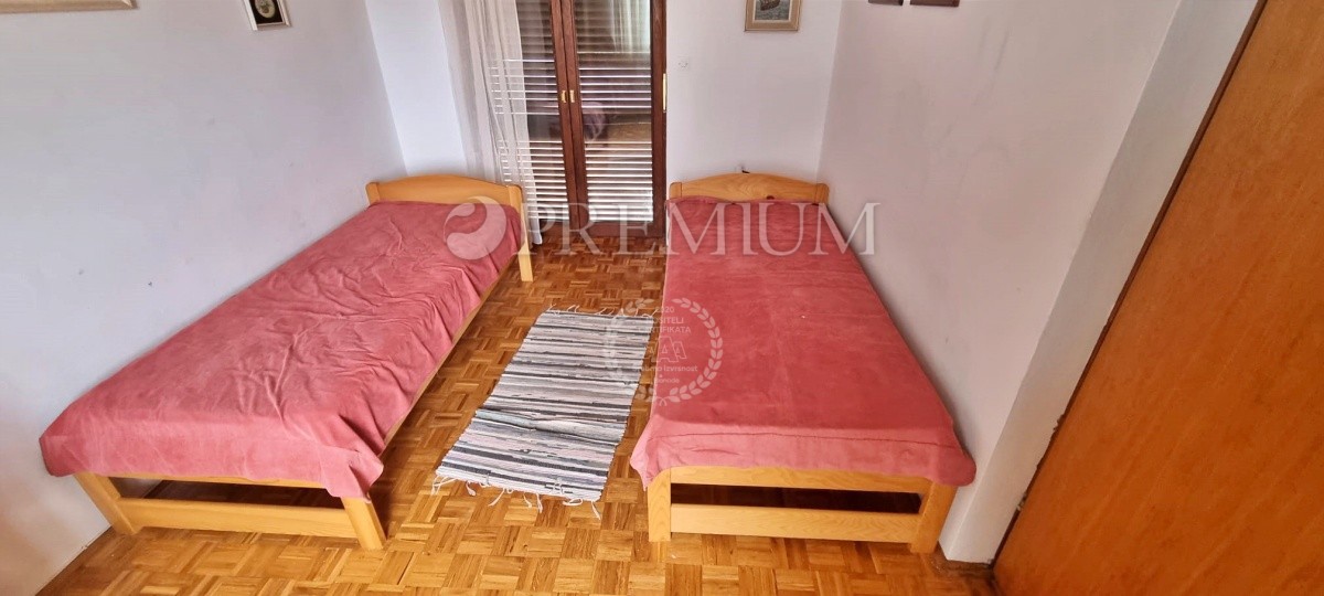 Njivice – Hiša naprodaj s pogledom na morje!