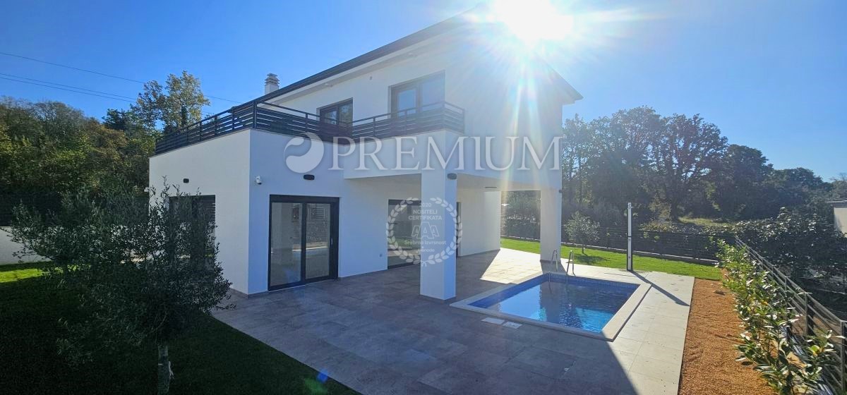 Malinska - novozgrajena, prostorna družinska hiša!