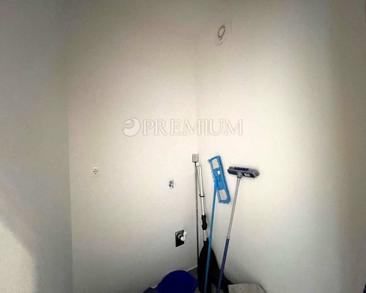 Šilo, prodaja enosobnega stanovanja, 500 m od morja!