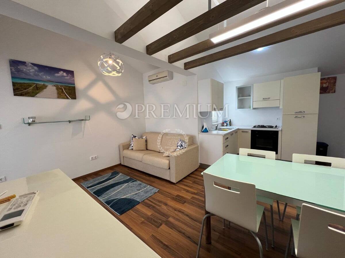 Šilo, prodaja enosobnega stanovanja, 500 m od morja!