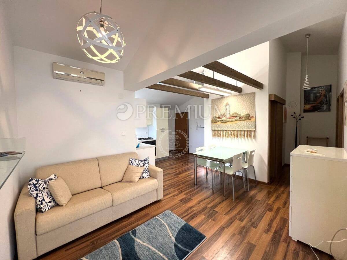 Šilo, prodaja enosobnega stanovanja, 500 m od morja!