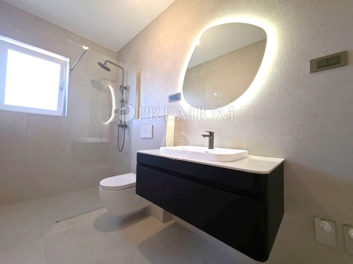 Malinska, nova hiša z modernim dizajnom!